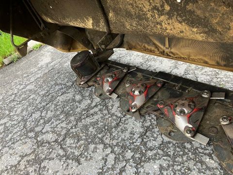 [3511-5651371-8.jpg]