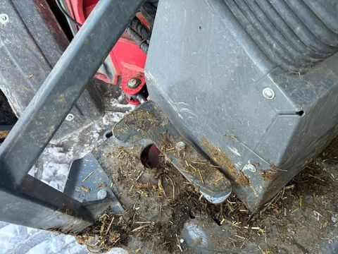 [3511-6765768-14.jpg]