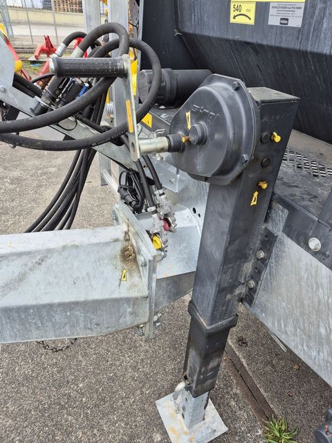 [3559-6362448-9.jpg]