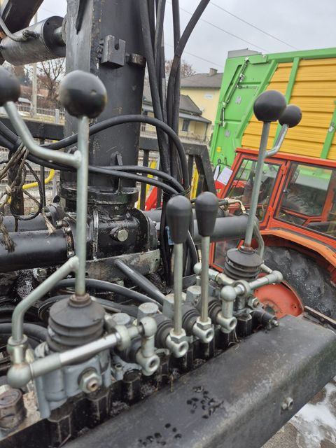 [3559-6667633-6.jpg]