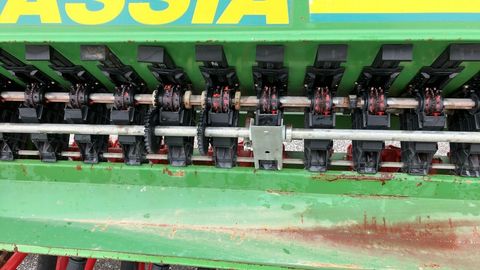 [3571-4575319-9.jpg]