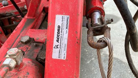 [3571-6087845-18.jpg]