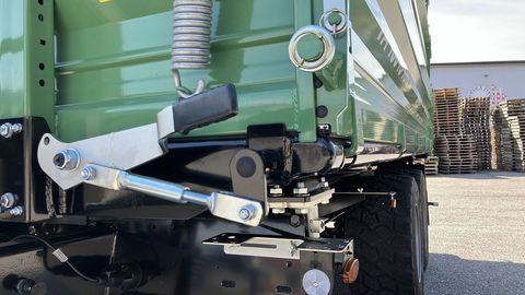 [3571-6142494-10.jpg]