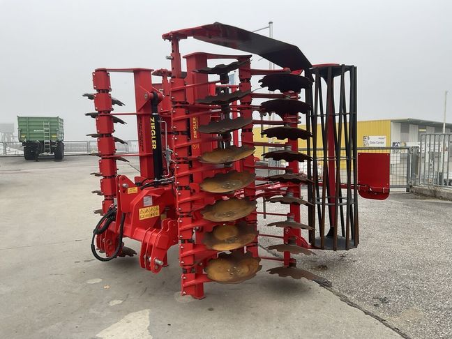 [3571-6343370-0_1.jpg]