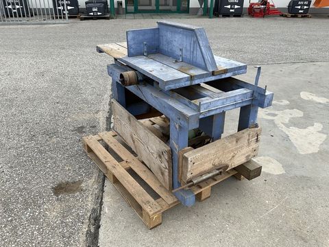 [3571-6403158-2.jpg]