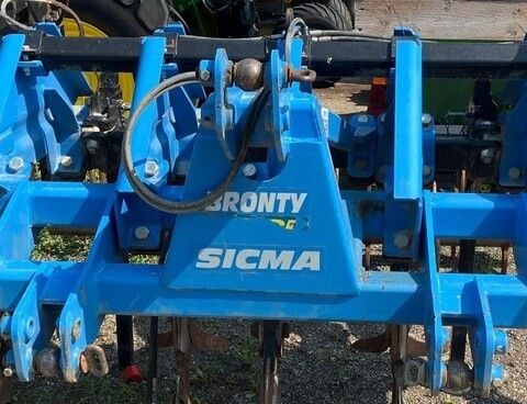 [3571-6478460-12.jpg]