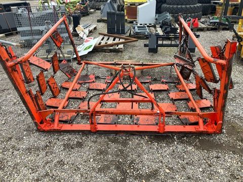 [3571-6478469-4.jpg]