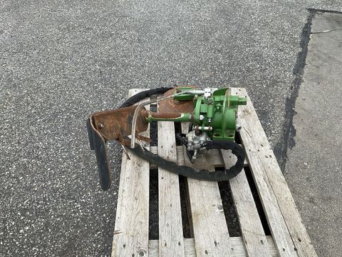 [3571-6495844-11.jpg]