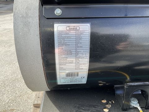 [3571-6746149-12.jpg]