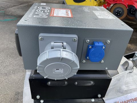 [3571-6746874-9.jpg]