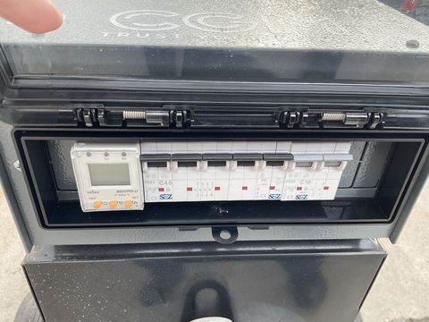 [3571-6746889-8.jpg]