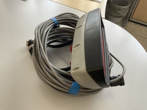 [3571-7122050-5.jpg]