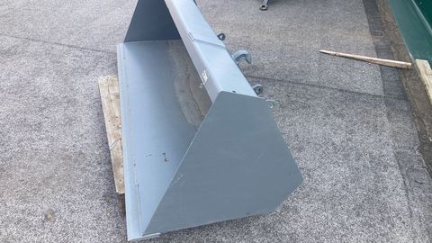 [3592-4438145-7.jpg]