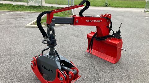 [3592-4883383-2.jpg]