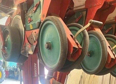 [3592-5624037-7.jpg]