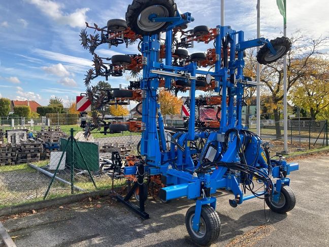 [3592-5795899-0_1.jpg]