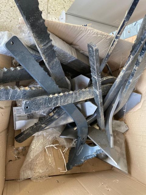 [3592-5795899-16.jpg]