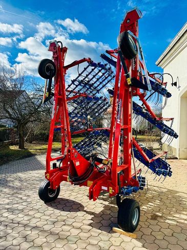 [3592-6768993-0_1.jpg]