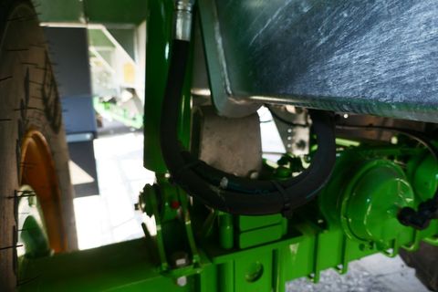 [3600-4366101-6.jpg]