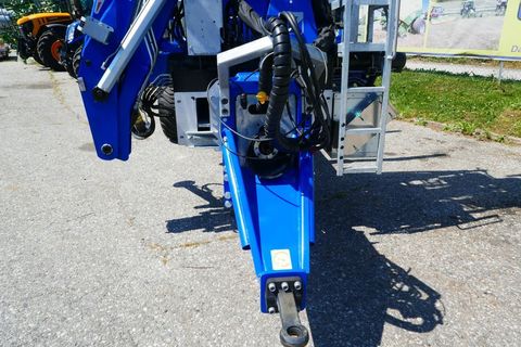 [3600-4402439-25.jpg]