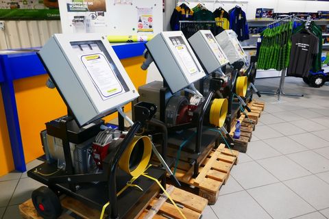 [3600-4852512-7.jpg]
