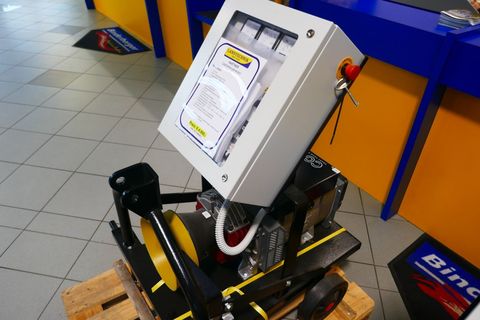 [3600-4852512-8.jpg]