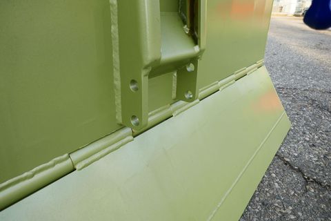 [3600-5152142-17.jpg]
