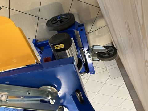 [3600-5179750-3.jpg]