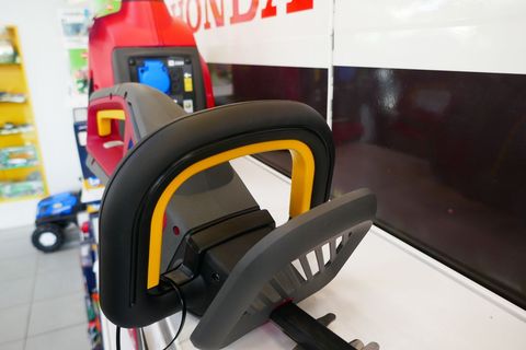 [3600-5493895-5.jpg]