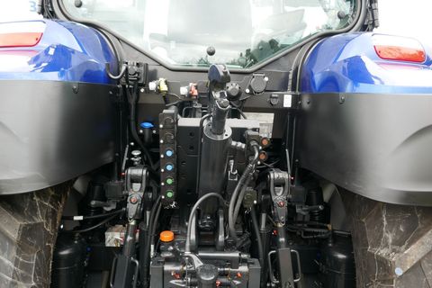 [3600-5606518-12.jpg]