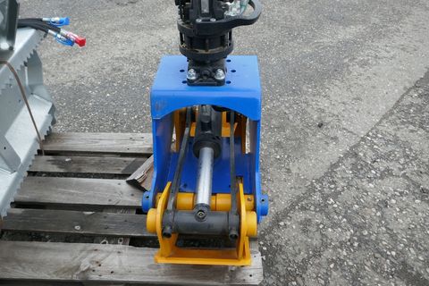 [3600-5606519-3.jpg]