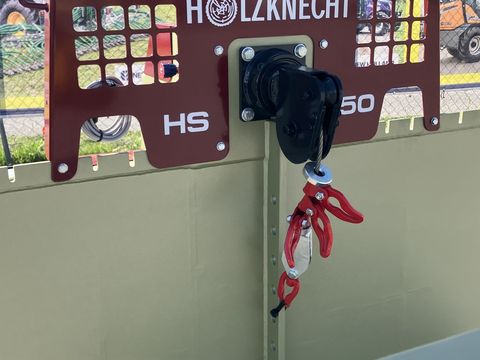 [3600-5611364-1.jpg]