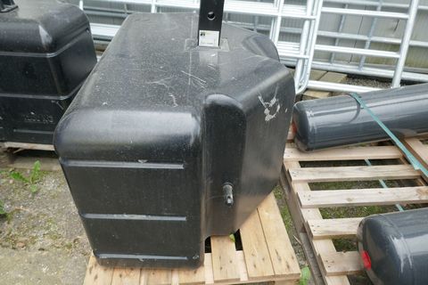 [3600-5638846-2.jpg]