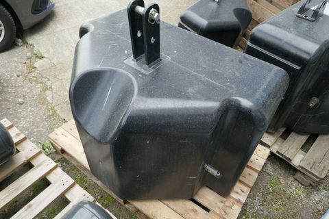[3600-5638846-4.jpg]