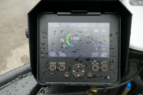 [3600-5651415-9.jpg]