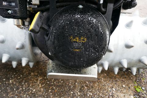 [3600-5704812-3.jpg]