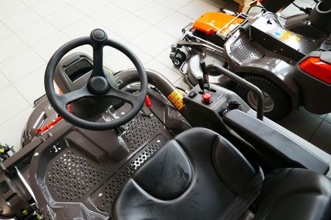 [3600-5706152-7.jpg]