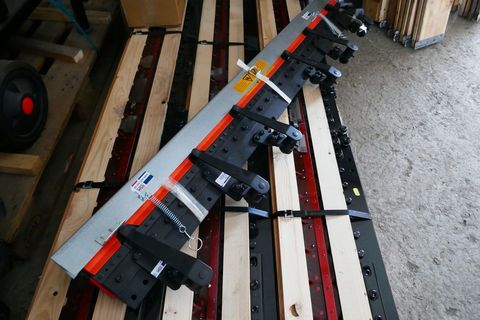 [3600-5725955-5.jpg]
