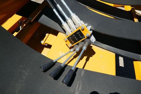 [3600-5781085-7.jpg]