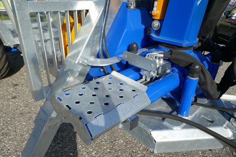 [3600-6130268-10.jpg]