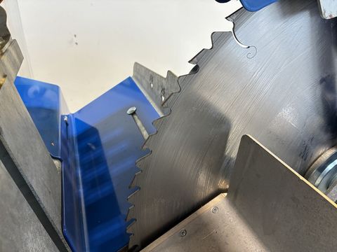 [3600-6293239-3.jpg]