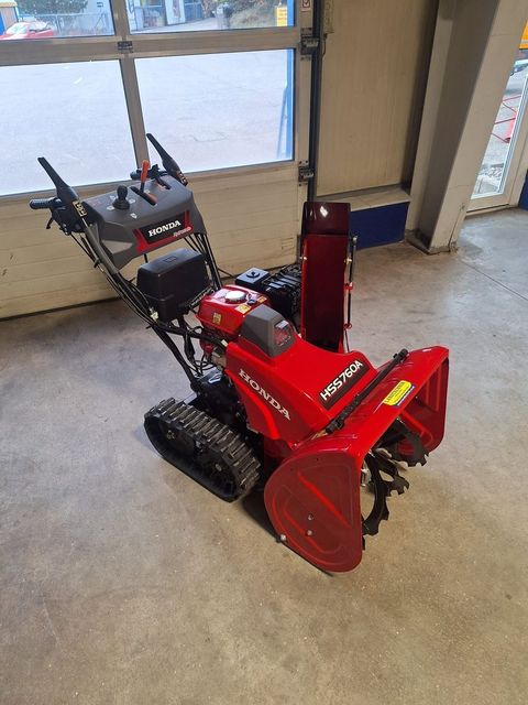 [3600-6395421-4.jpg]