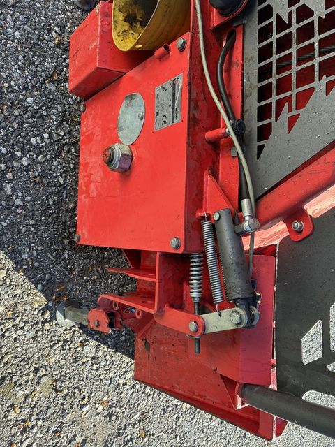 [3600-6406359-7.jpg]