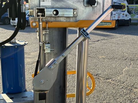 [3600-6427805-5.jpg]