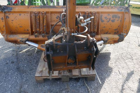 [3600-6440645-3.jpg]