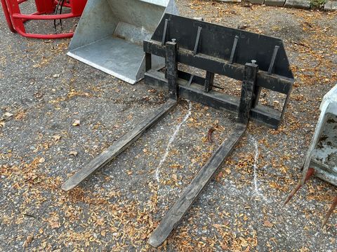 [3600-6440681-5.jpg]