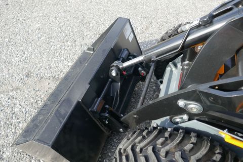 [3600-6459018-7.jpg]