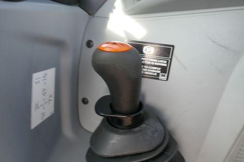 [3600-6470133-16.jpg]