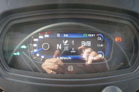 [3600-6470133-17.jpg]