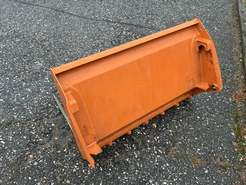 [3600-6481182-2.jpg]